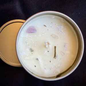 White Scented Candle in Tin